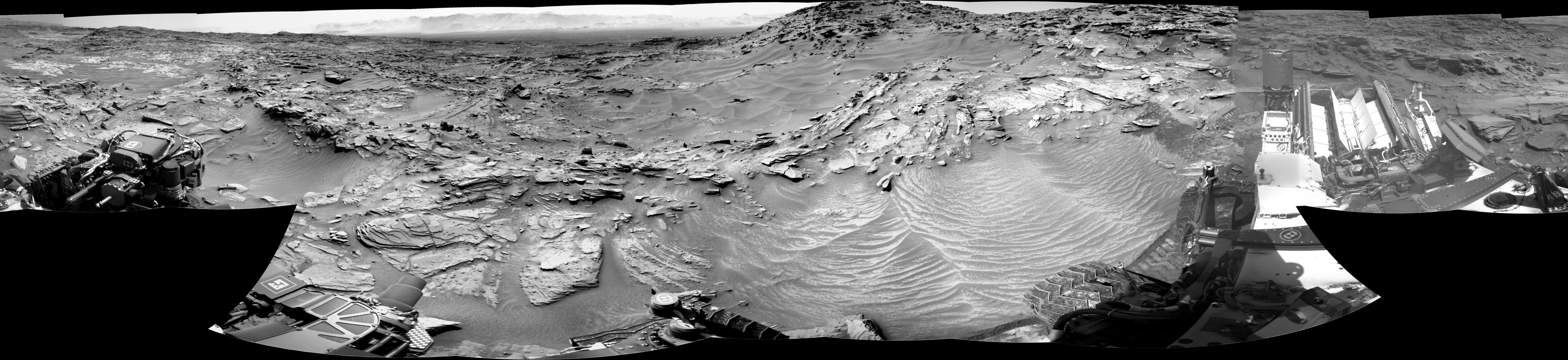 panoramic curiosity rover view b&w 1 - sol 1346 - was life on mars