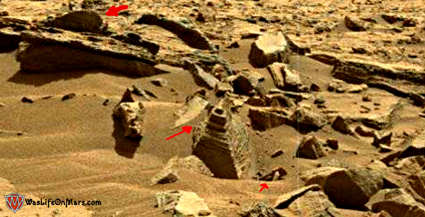 Mars anomalies - pyramid object